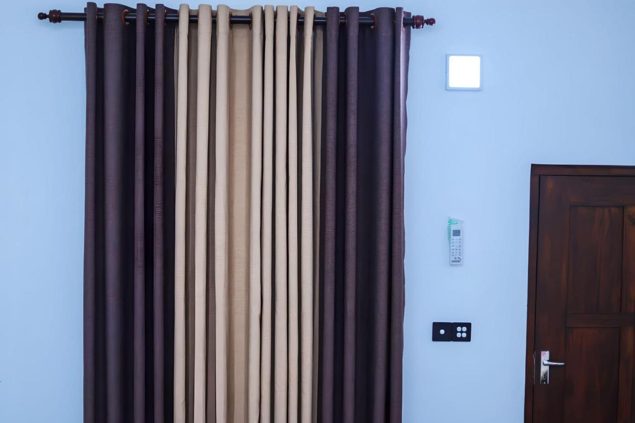 Royal Hub Hotel Kudapaduwa Eksteriør billede